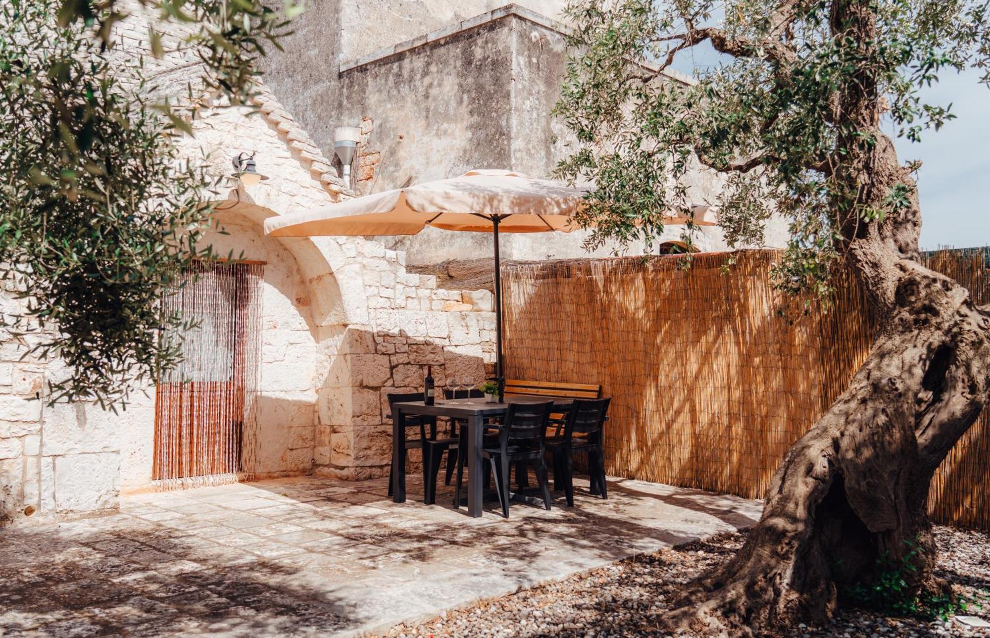 Loli Trulli Superior Villa - Free Parking Castellana Grotte Exteriör bild